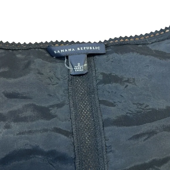 Banana Republic - Womens Embroidered Silk Blouse Sz 2 - Picture 8 of 12